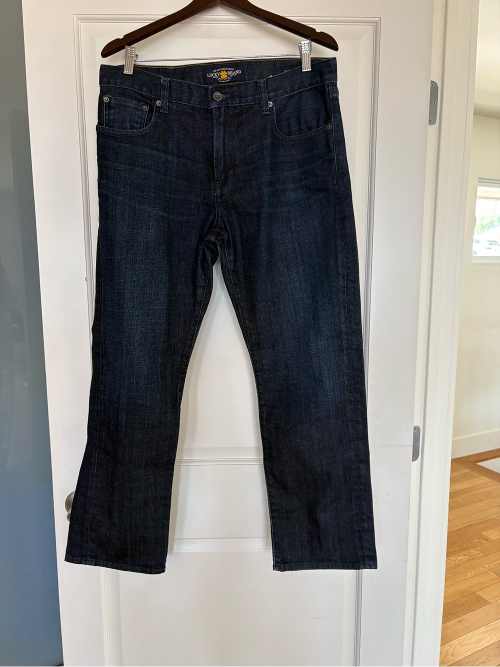 Lucky Brand Men’s Straight Leg Dark Wash Jeans 36x30